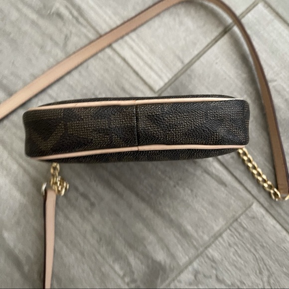 Michael Kors Logo Crossbody - Picture 6 of 11